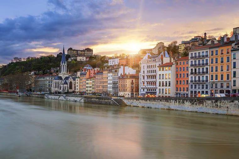 Join Me on this AMAzing Escorted River Cruise background