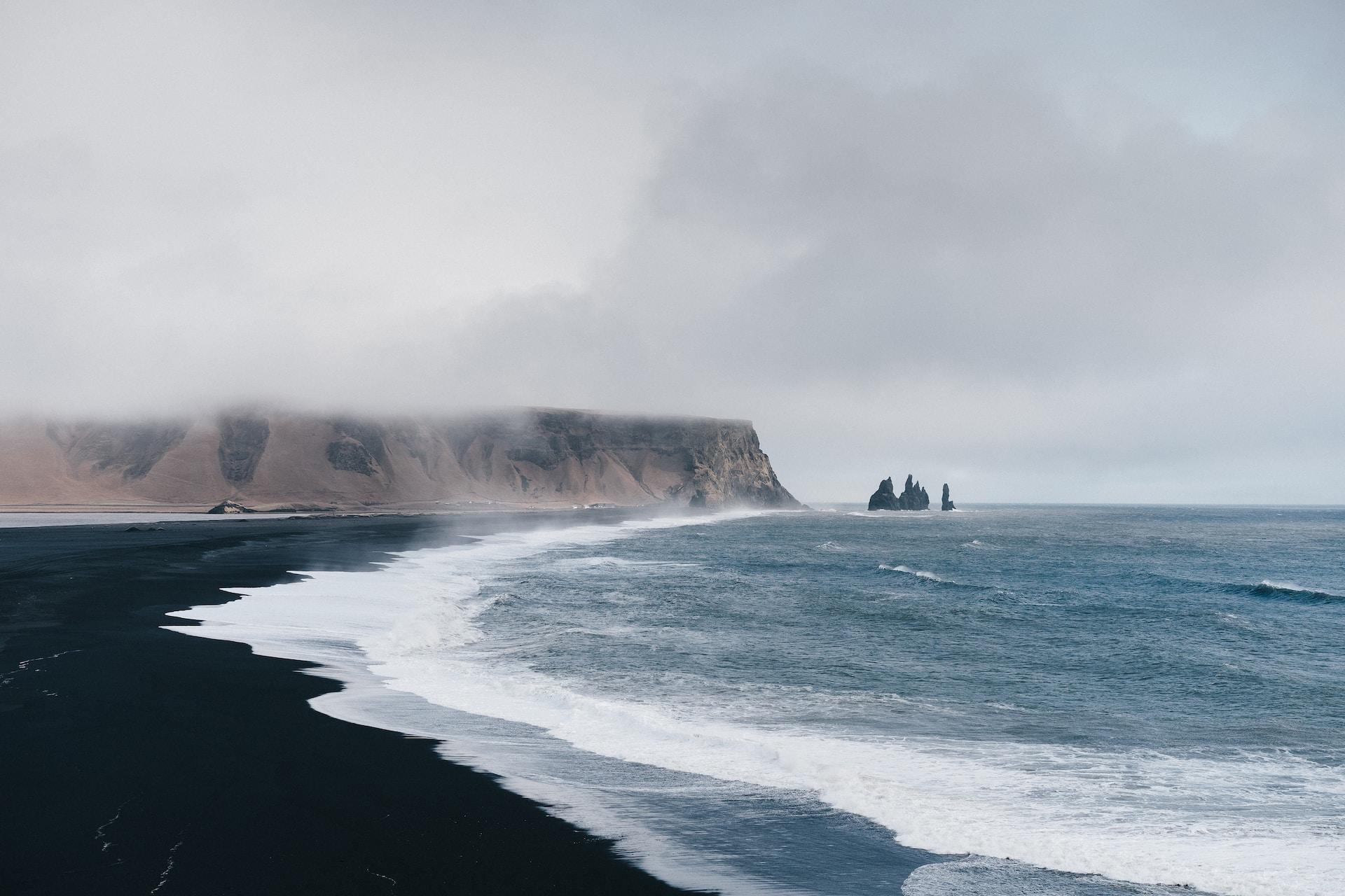 5 Golden Rules for Planning a Trip to Iceland - background banner